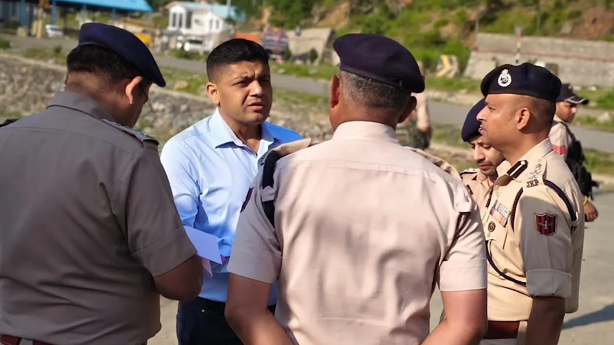 IGP Security reviews Amarnath Yatra preparedness at Jammu, Ramban camps