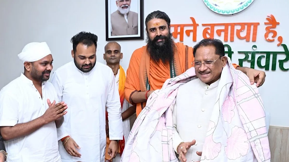 Saints welcome inclusion of Indian cultural values in schools, meet Chhattisgarh CM Sai