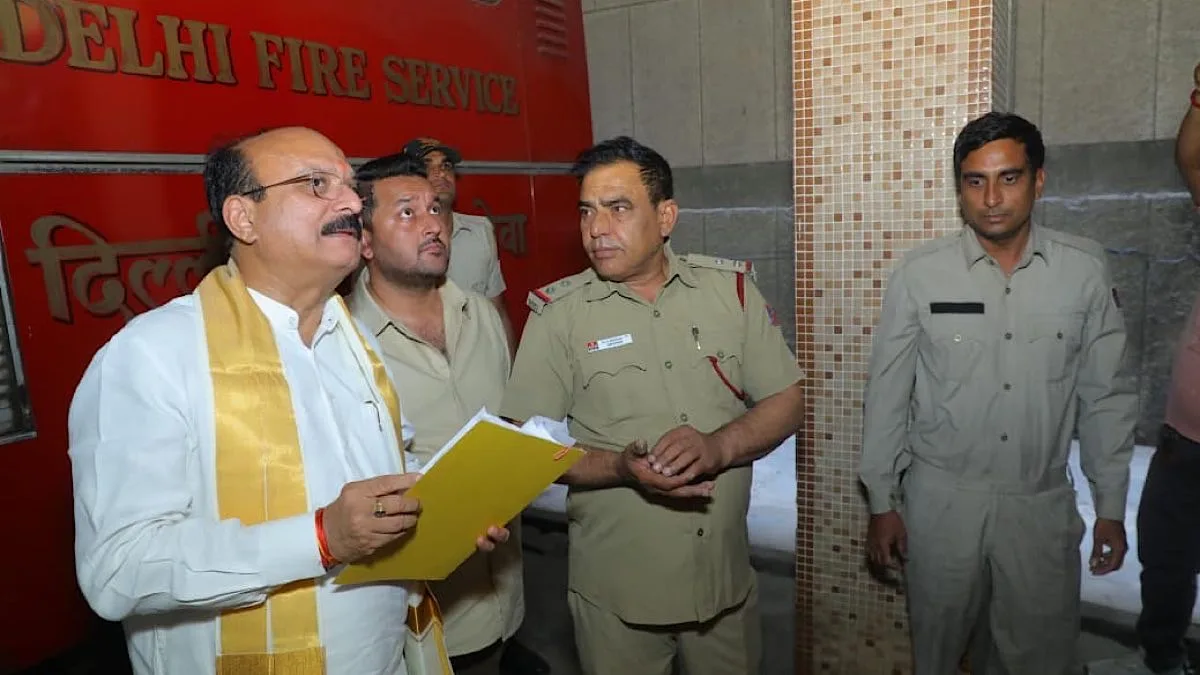 Sood conducts surprise check at Naraina Fire Station, says citizen safety paramount, no place for laxity