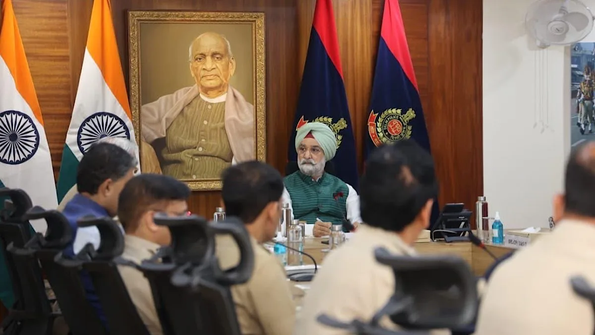 Delhi LG Sandhu stresses the need for humane policing, safety of women