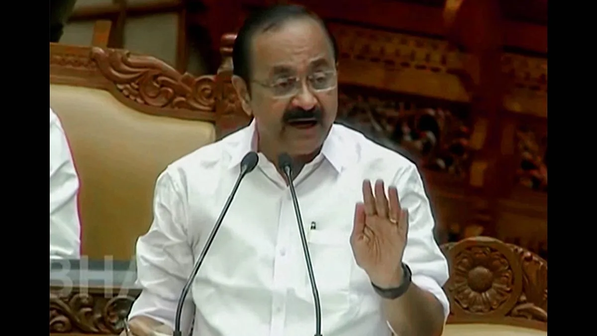 Kerala CM says no final decision yet on low-alcohol beverages; ‘UDF will take final call after talks’
