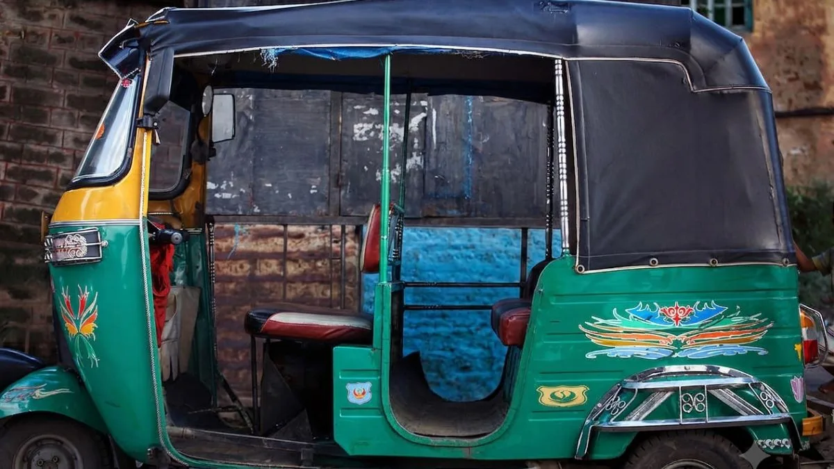 Kolkata auto-rickshaw driver accused of molesting 14-year-old girl who was asked to sit in the front seat