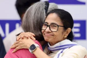 Facing rebellion, TMC supremo Mamata Banerjee knocks on 10 Janpath’s doors, meets Sonia Gandhi