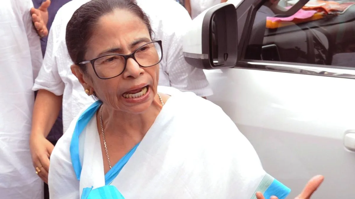 Mamata Banerjee stakes claim to TMC leadership before EC after rebel faction names Arup Roy party chief