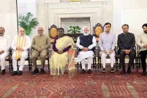 Amid buzz over Cabinet reshuffle, PM Modi meets President Murmu at Rashtrapati Bhavan
