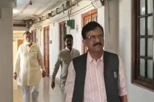 ‘Jo nahi aayenge wo beimaan, gaddar’: Sanjay Raut as Shiv Sena (UBT) MPs meet amid defection buzz