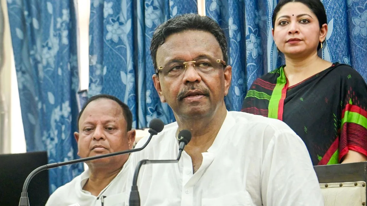 TMC leader Firhad Hakim resigns as Kolkata mayor