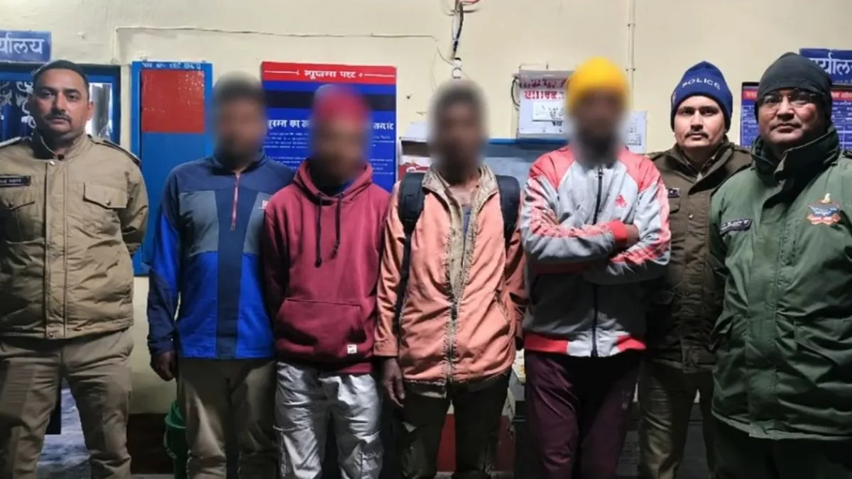 Over 12 kg chicken, fish and 3 bottles of liquor: 4 Nepalese found carrying prohibited items in Badrinath shrine area