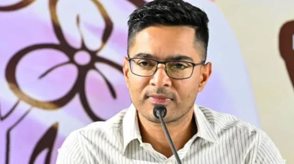 Trinamool Congress MP Abhishek Banerjee at a public event as Bengal CID serves notice for voice sample collection in alleged Amit Shah threat case.