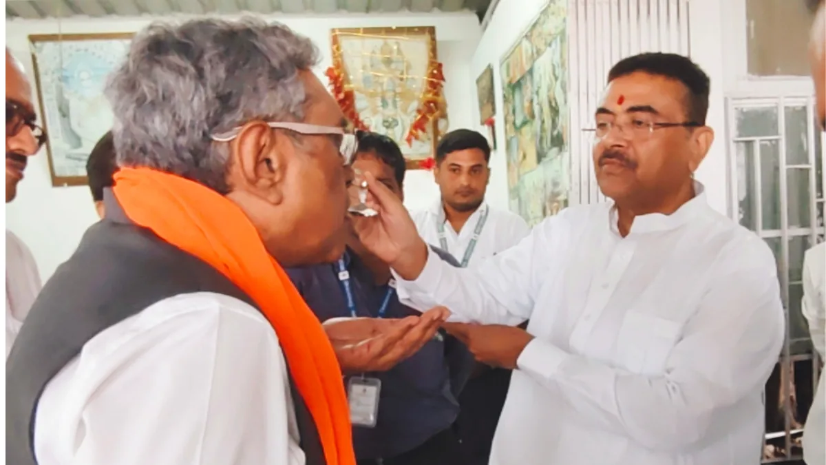 Suvendu Feeds Swapan ‘Dahi’ Before Bengal BJP’s First Budget