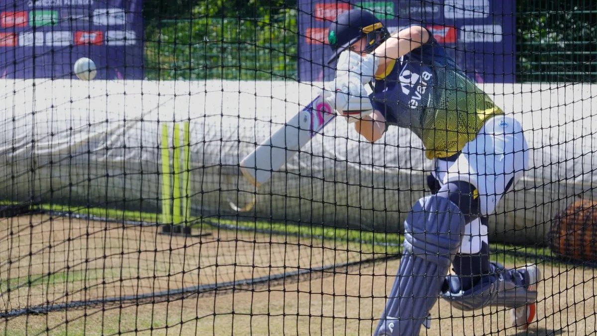 Women’s T20 World Cup: Ireland elect to bowl against Scotland as both chase maiden win