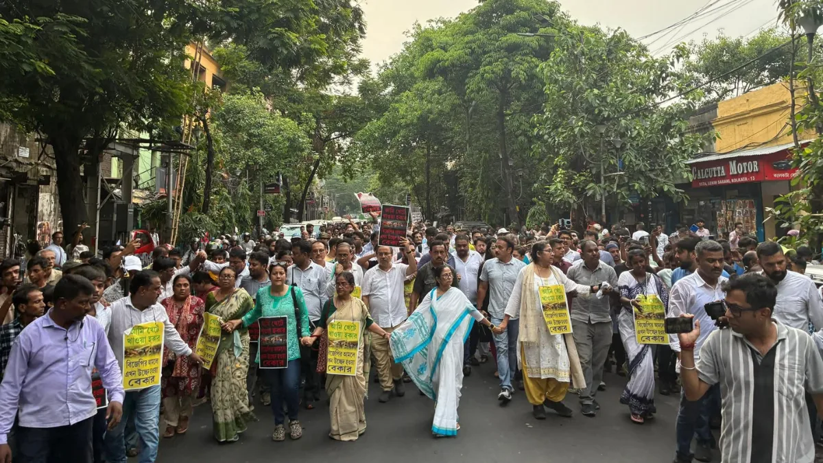 Mamata leads TMC march against hawker evictions in Kolkata, first since mega political storm