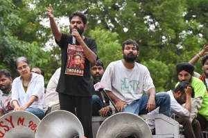 ‘Gunde bhare the Delhi Police ki vardi mein kal’: CJP escalates brutality allegations as protest continues