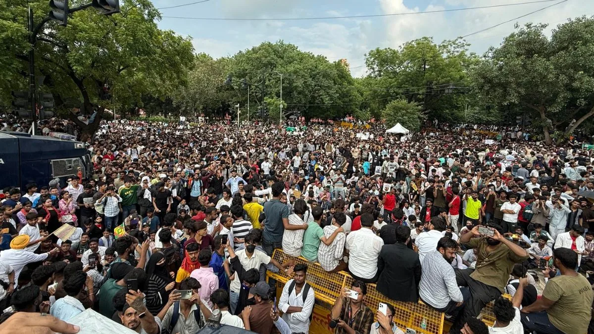CJP Protest: Delhi Police block 480 Pak-based social media handles; 25 students detained en route to Jantar Mantar