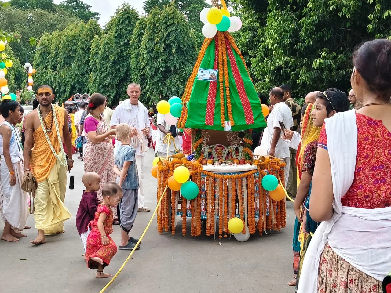 Mayapur witnesses magical Ratha Yatra led by children