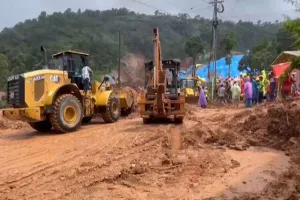 Wayanad again becomes disaster zone; five dead, many trapped in Kalladi landslide