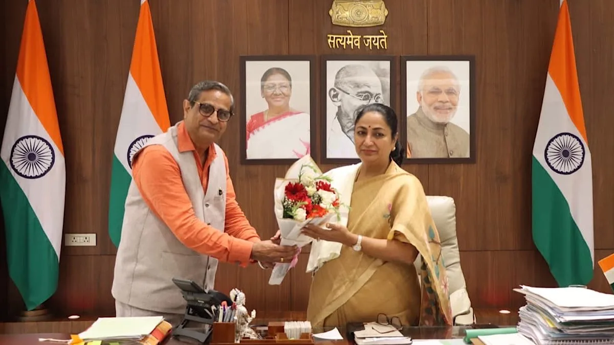 DCPCR chief assumes charge, discusses issues related to child safety with Delhi CM