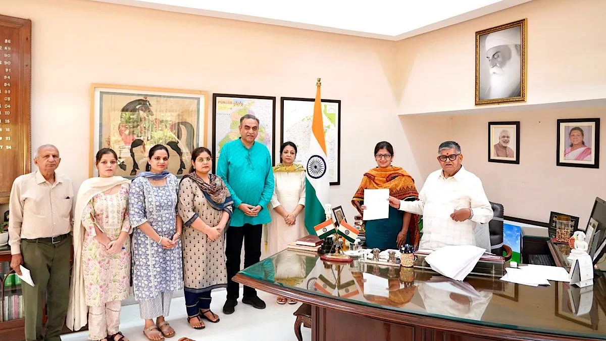 Sanjay Tandon approaches UT Chandigarh Administrator for restoration of BSc (Fashion Designing) course at Govt Home Science College