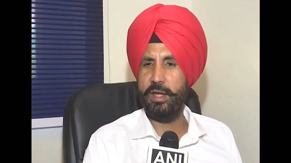 Punjab: Warring questions Mann, Kejriwal over justice in sacrilege cases