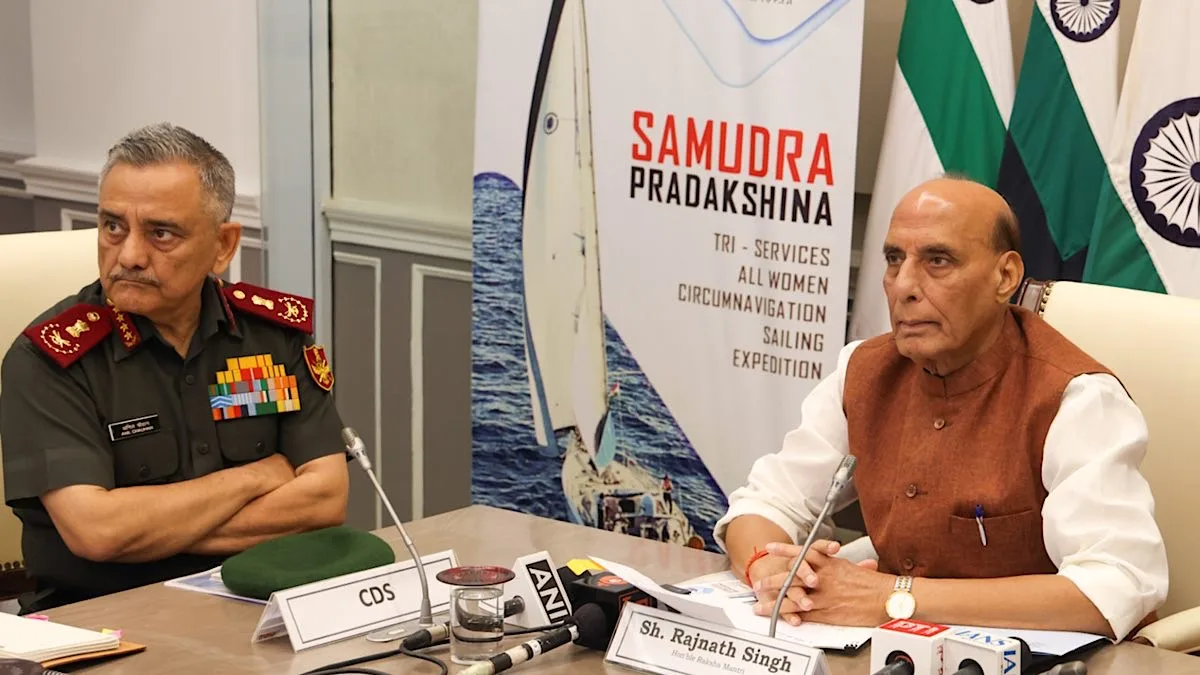 Rajnath flags-in first-ever women circumnavigation expedition