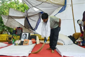 Swiggy, Zomato orders pour into Jantar Mantar protest site as anonymous supporters send food to CJP demonstrators