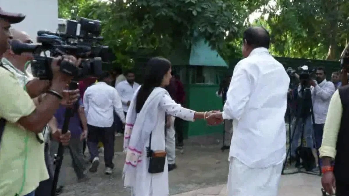 Congress prepares to launch its own iteration of student salvo as MPs reach Rahul Gandhi’s residence; BJP sees theatrics