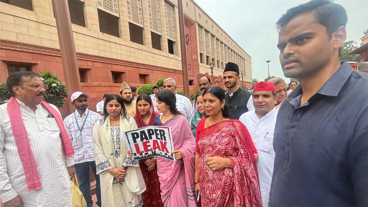 Samajwadi Party MPs protest in parliament over NEET paper leak, demand Dharmendra Pradhan’s resignation