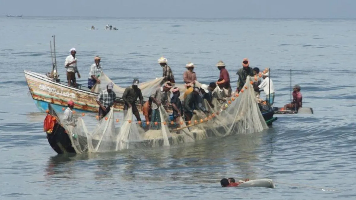 Search called off for six missing Andhra fishermen, presumed dead after boat capsizes