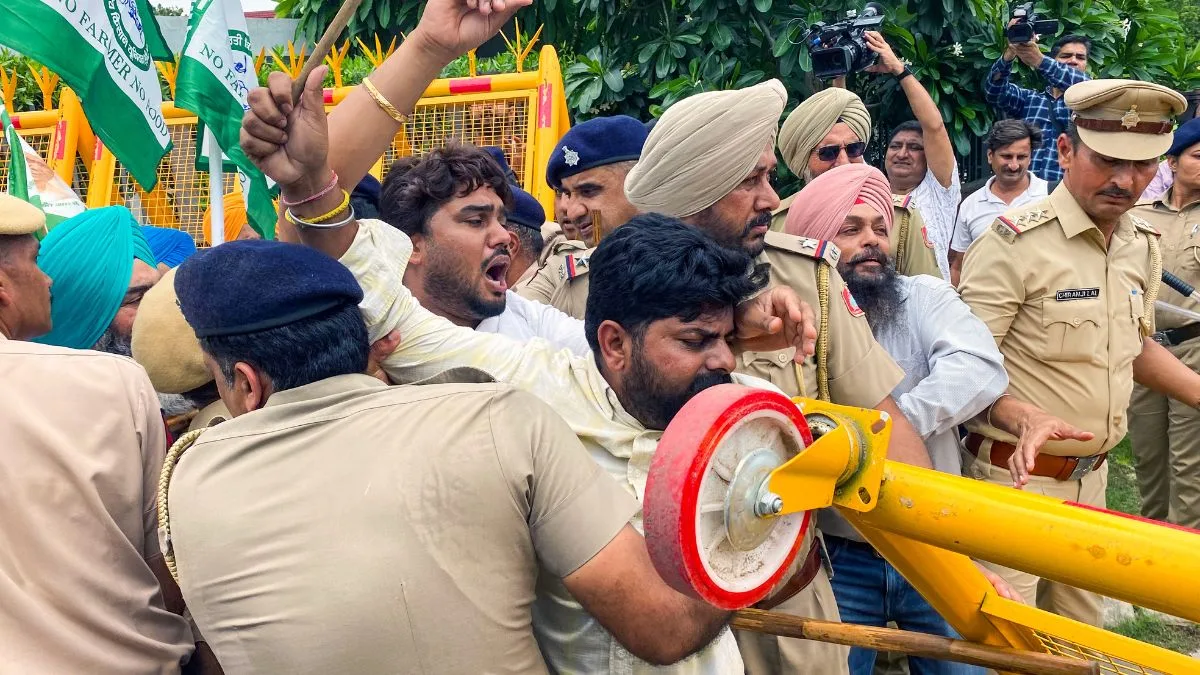 Farmers stopped during march to BJP office in Chandigarh
