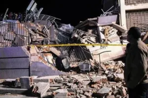 Venezuela earthquake toll climbs to 2,295; seven-day national mourning declared