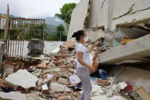 Venezuela continues quake recovery as official death toll reaches 4,118; over 1,100 aftershocks recorded since June 24