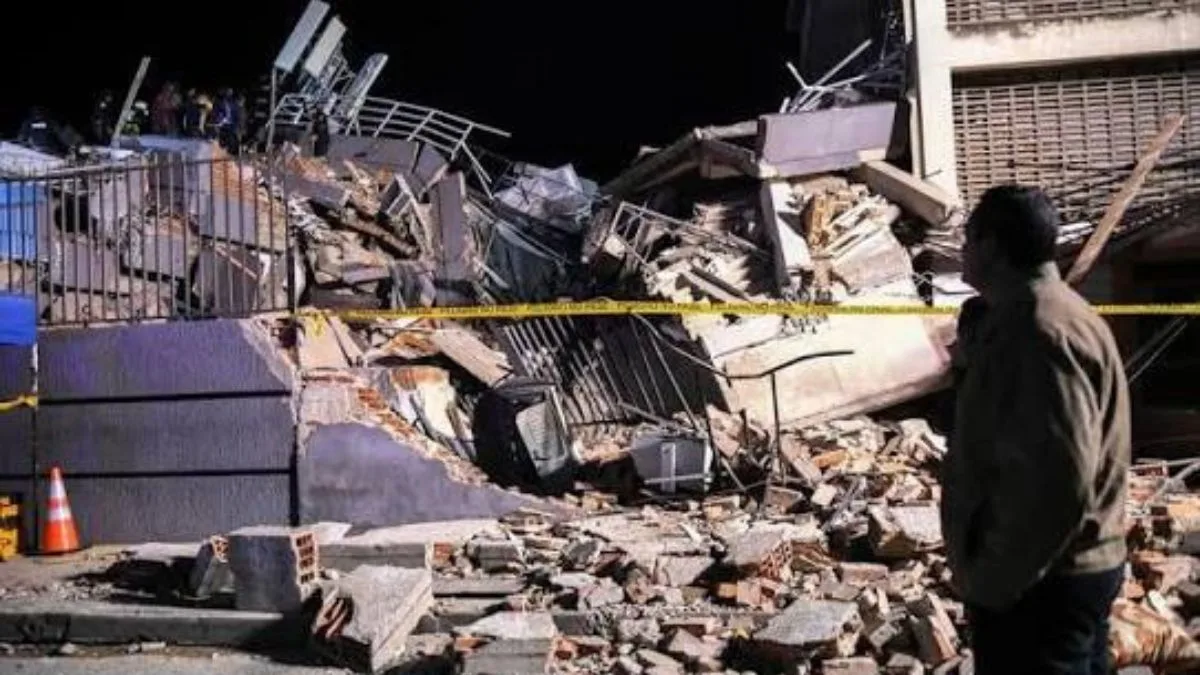 Venezuela earthquake toll climbs to 2,295; seven-day national mourning declared