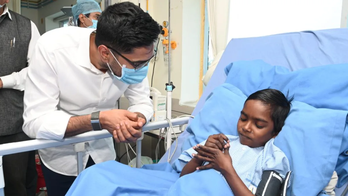 Woman claims she had to amputate leg after ‘Sebaashray’ treatment; files complaint against Abhishek