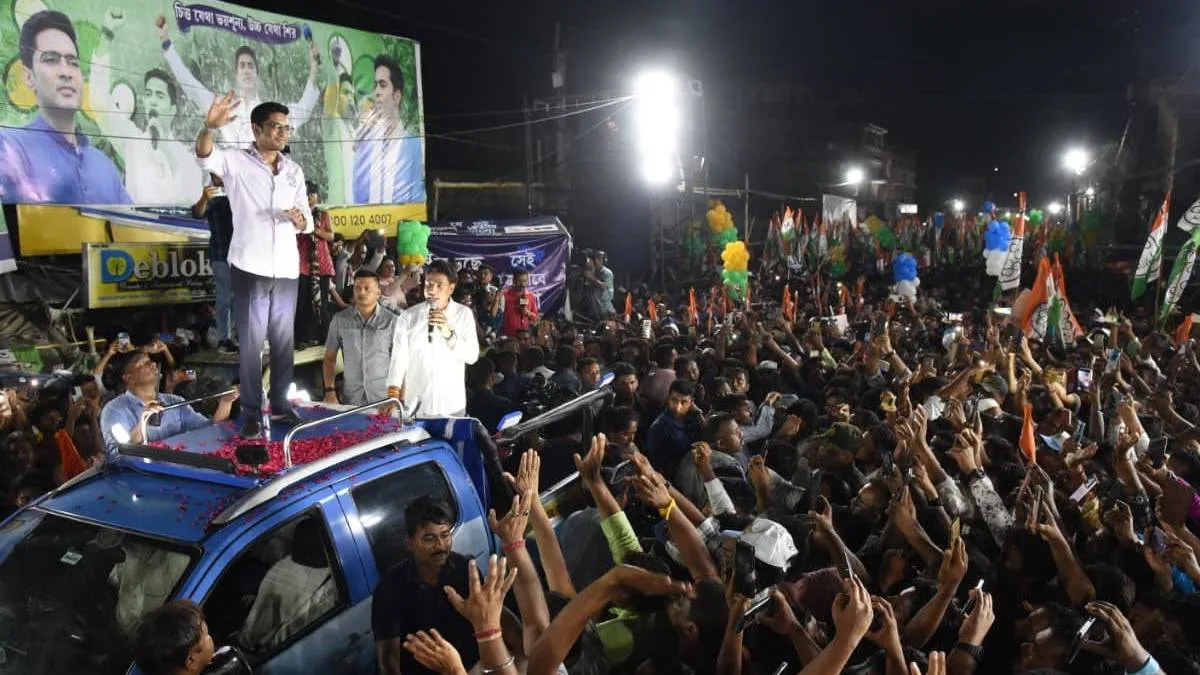 Abhishek’s bouncers hang from vehicle sides, fresh complaint claims