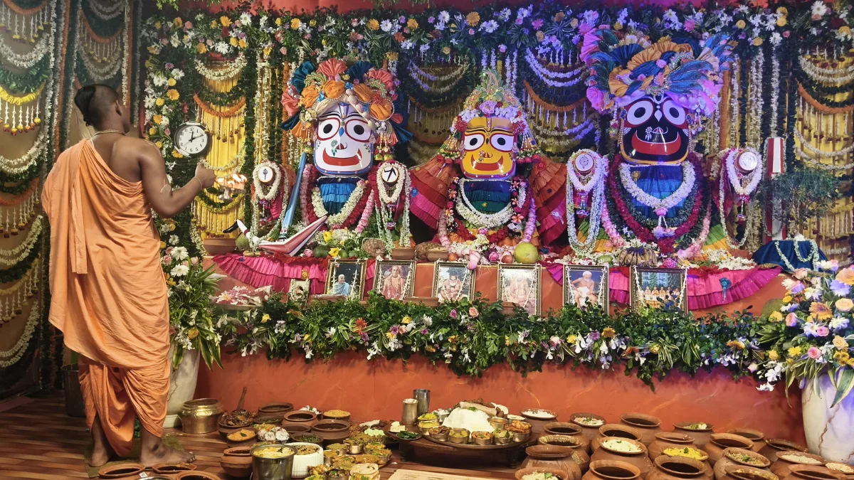 ISKCON Mayapur offers over 100 delicacies during Chhappanna Bhog