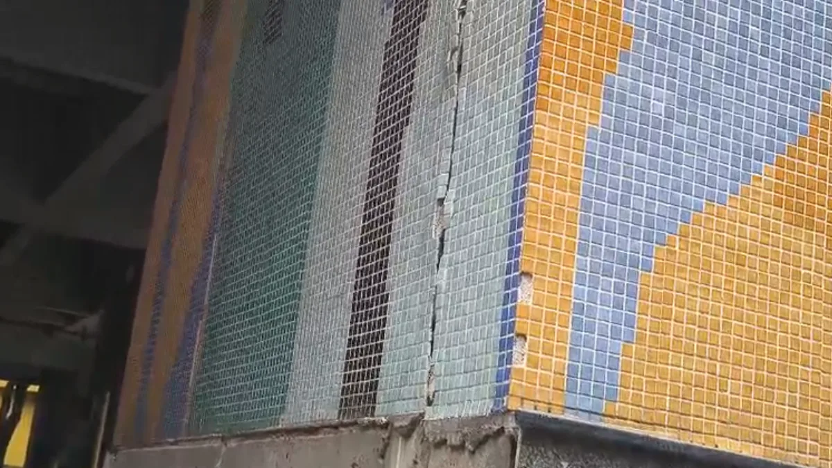 Cracks spotted at pillar of Kolkata’s City Centre metro station | Watch