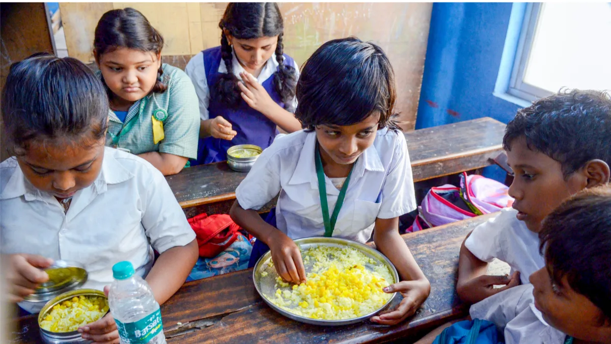 Bengal raises mid-day meal allocation, honorarium for cooks under PM-POSHAN scheme