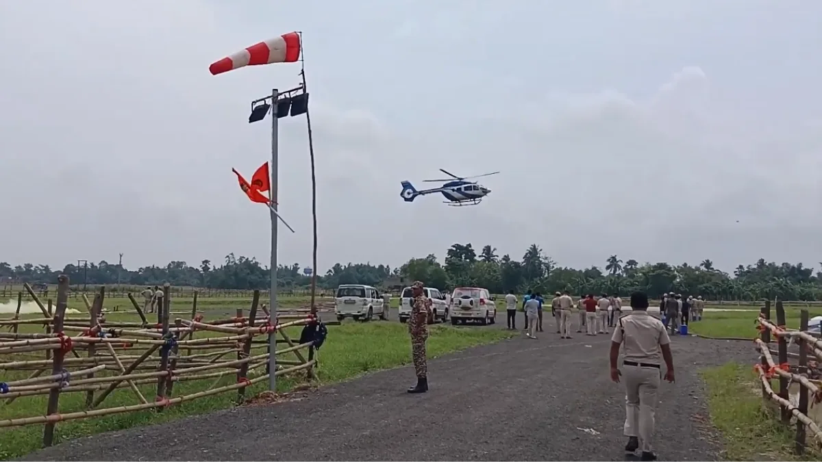 फूलों की वर्षा और आस्था का सैलाब: भव्य स्वरूप में शुरू हुआ तारकेश्वर का श्रावणी मेला