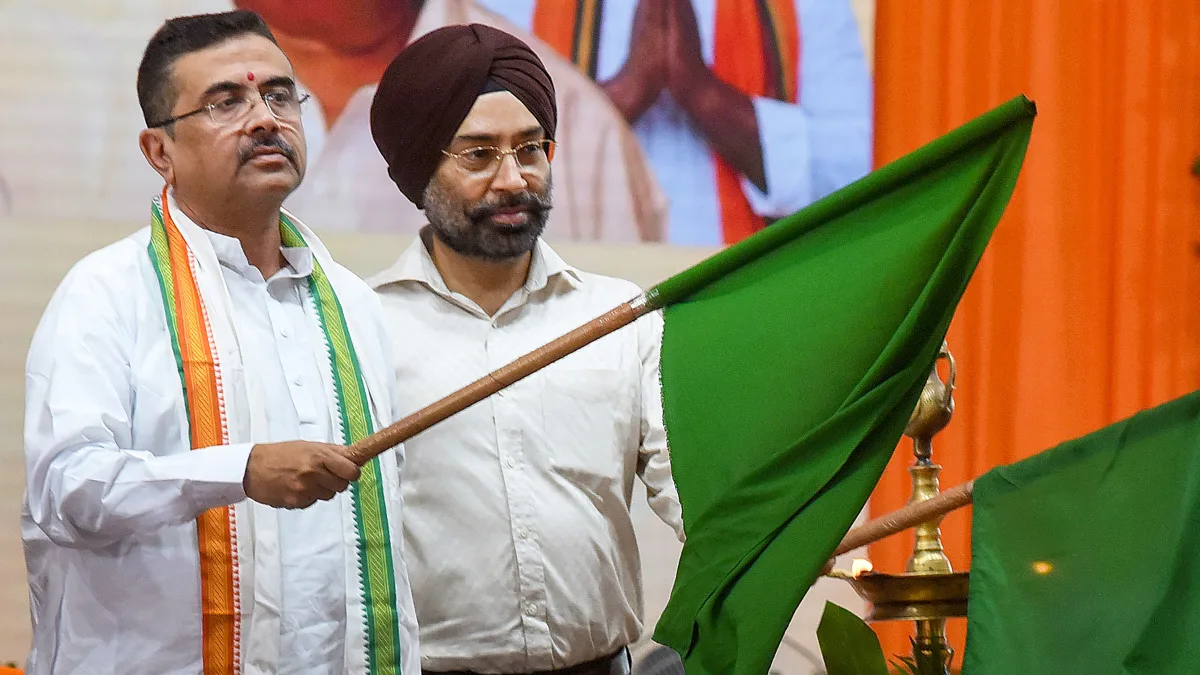 Suvendu flags off 50 new AC buses, announces plans to roll out 1000 more